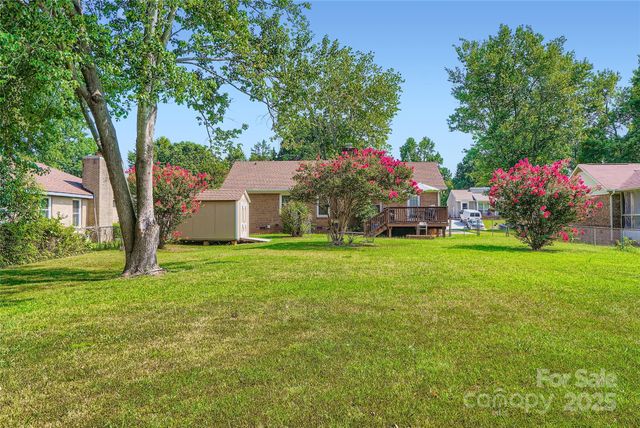 8606 Beechbrooke Road, Charlotte, NC 28227