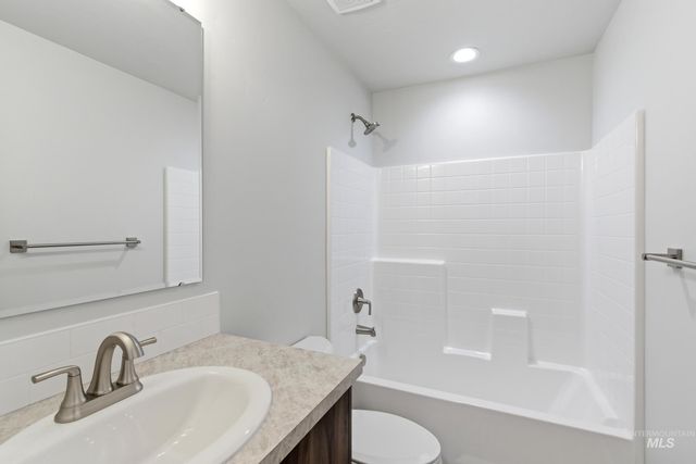 74 N Tideberry Ave, Kuna, ID 83634