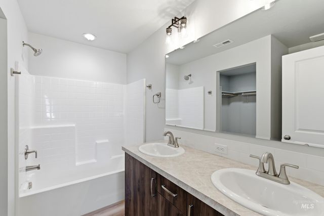 74 N Tideberry Ave, Kuna, ID 83634