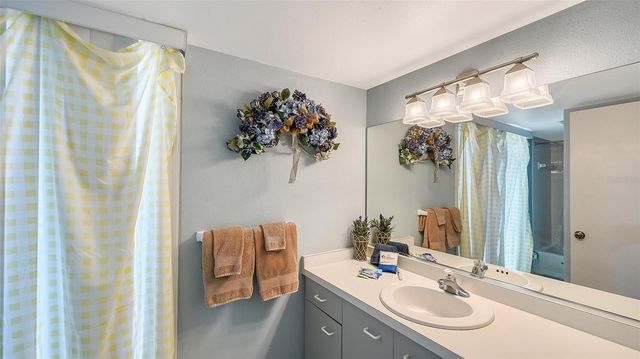 1200 SIESTA BAYSIDE DRIVE 1200G, Sarasota, FL 34242