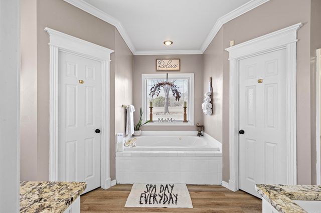 343 Walleye Drive, Russellville, AR 72802