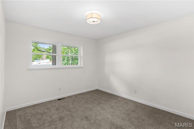 445 Washington Street, Florissant, MO 63031