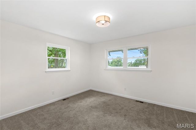 445 Washington Street, Florissant, MO 63031