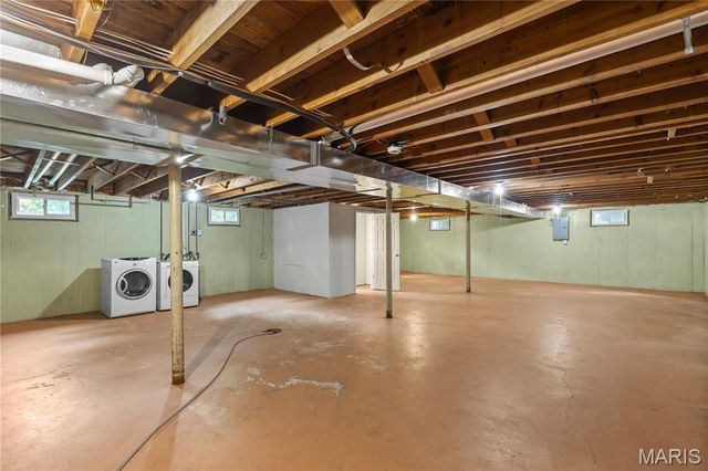 445 Washington Street, Florissant, MO 63031