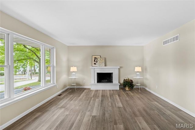445 Washington Street, Florissant, MO 63031