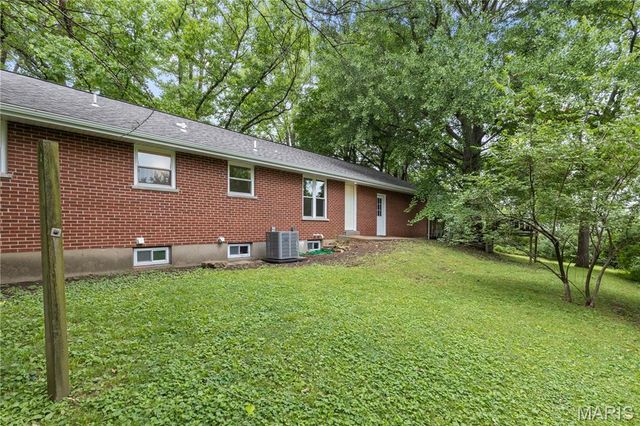 445 Washington Street, Florissant, MO 63031