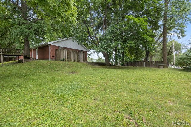 445 Washington Street, Florissant, MO 63031