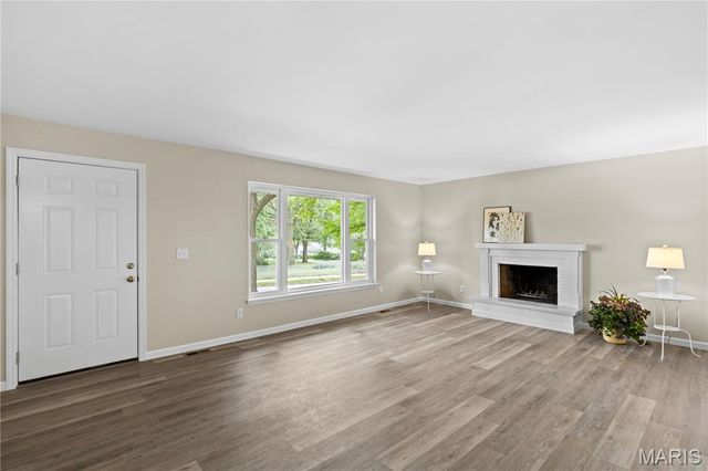 445 Washington Street, Florissant, MO 63031