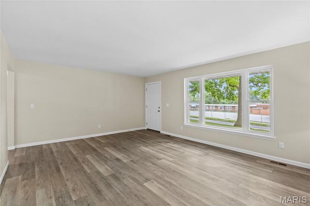 445 Washington Street, Florissant, MO 63031