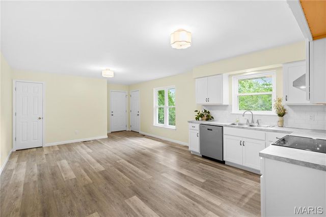 445 Washington Street, Florissant, MO 63031