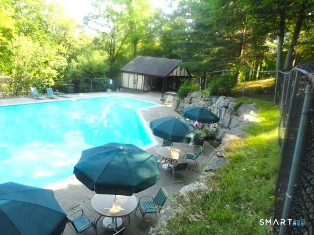 10 Tara Drive 10, Brookfield, CT 06804