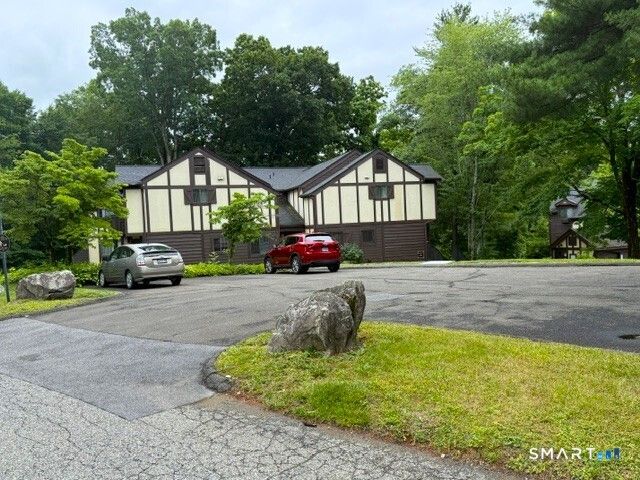 10 Tara Drive 10, Brookfield, CT 06804