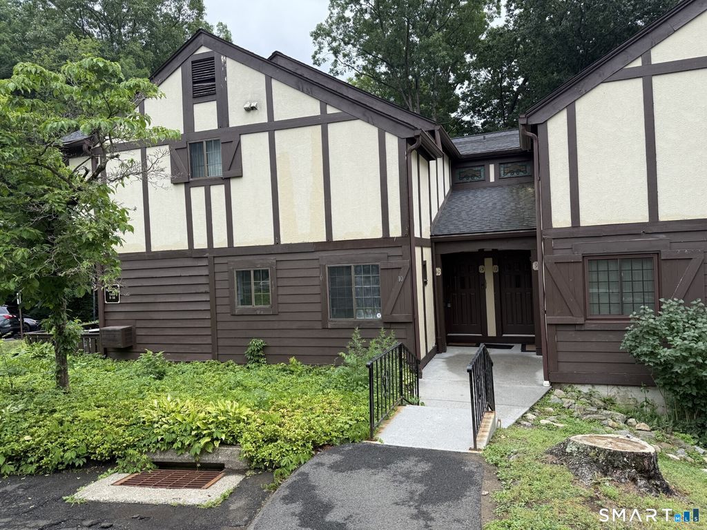 10 Tara Drive 10, Brookfield, CT 06804