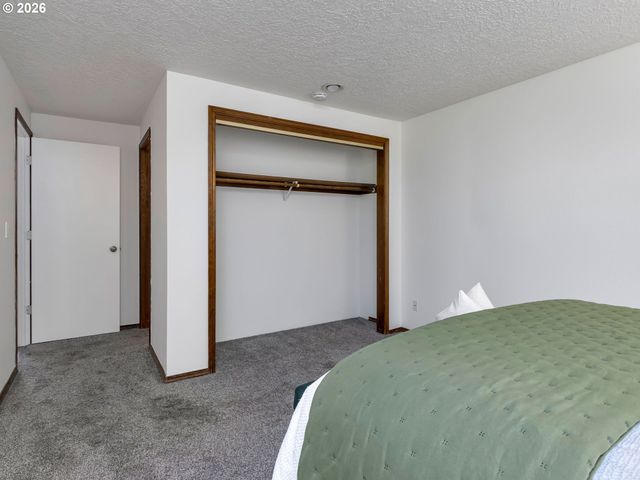 12325 Se 104TH Ct, Happy Valley, OR 97086