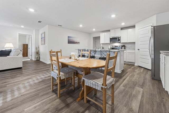 3049 Heritage Plantation Boulevard, Laurel Hill, FL 32567