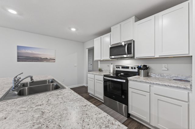 3049 Heritage Plantation Boulevard, Laurel Hill, FL 32567