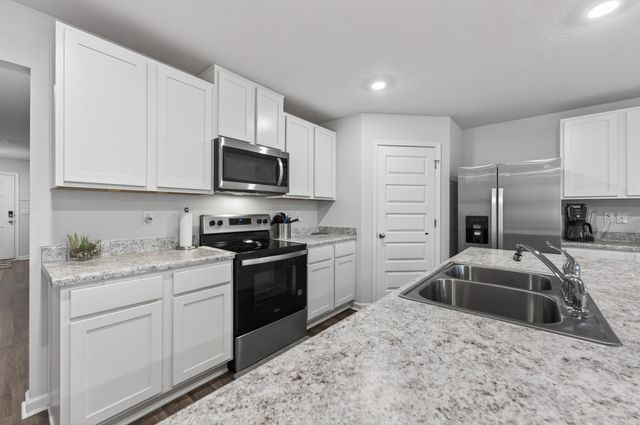 3049 Heritage Plantation Boulevard, Laurel Hill, FL 32567