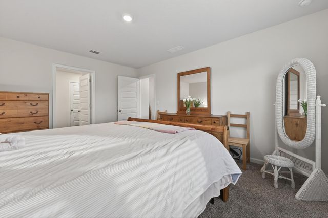 3049 Heritage Plantation Boulevard, Laurel Hill, FL 32567