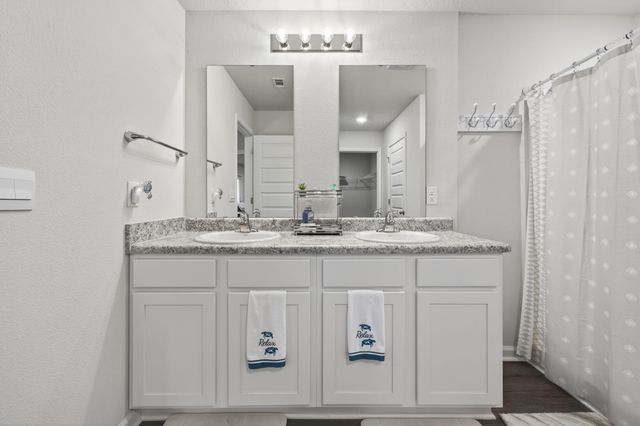 3049 Heritage Plantation Boulevard, Laurel Hill, FL 32567