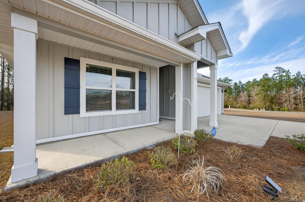 3049 Heritage Plantation Boulevard, Laurel Hill, FL 32567