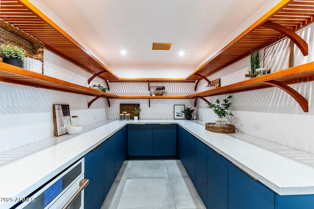 5812 N 44TH Place, Phoenix, AZ 85018