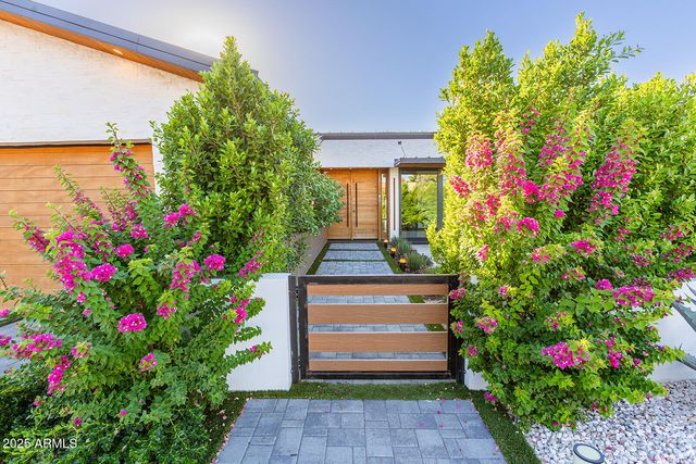 5812 N 44TH Place, Phoenix, AZ 85018