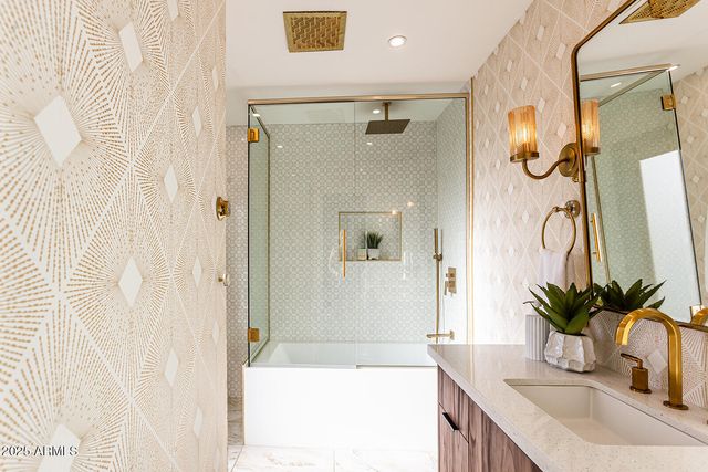 5812 N 44TH Place, Phoenix, AZ 85018