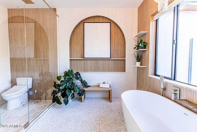 5812 N 44TH Place, Phoenix, AZ 85018