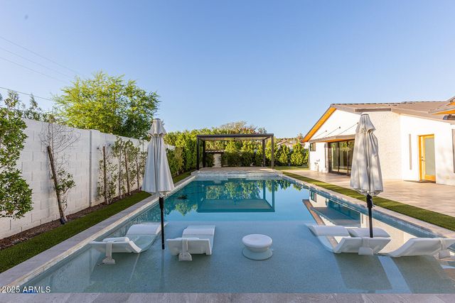 5812 N 44TH Place, Phoenix, AZ 85018