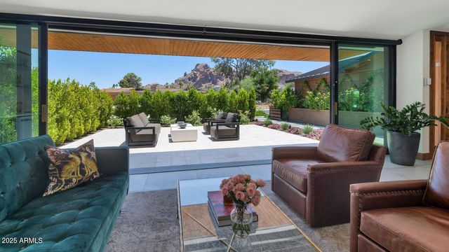 5812 N 44TH Place, Phoenix, AZ 85018