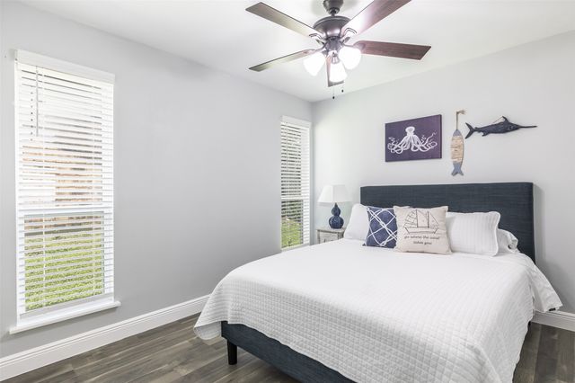 3829 Twin Falls Street, Irving, TX 75062