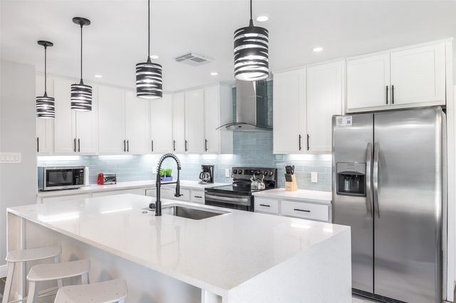 3829 Twin Falls Street, Irving, TX 75062