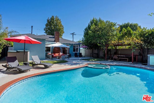 4909 Van Noord Avenue, Sherman Oaks, CA 91423