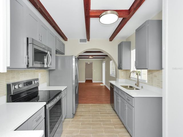 600 S MONTGOMERY AVENUE, Deland, FL 32720