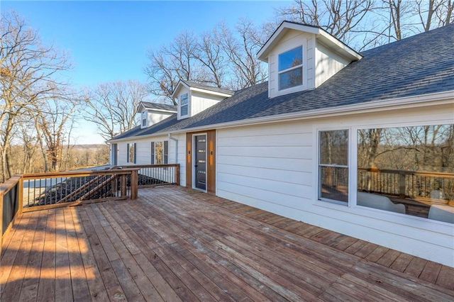 8721 S Hardsaw Road, Oak Grove, MO 64075
