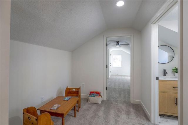 8721 S Hardsaw Road, Oak Grove, MO 64075