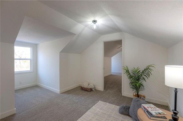 8721 S Hardsaw Road, Oak Grove, MO 64075