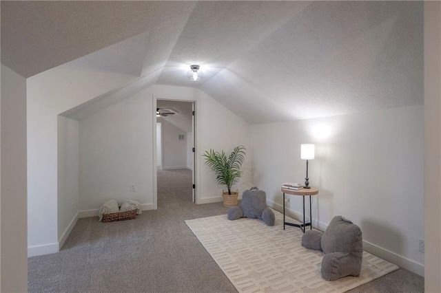 8721 S Hardsaw Road, Oak Grove, MO 64075