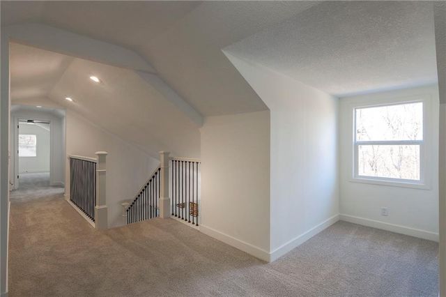 8721 S Hardsaw Road, Oak Grove, MO 64075