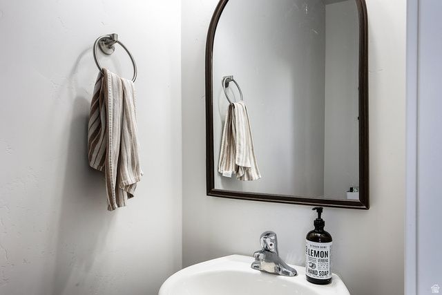 1557 N WOODSIDE DR, Spanish Fork, UT 84660