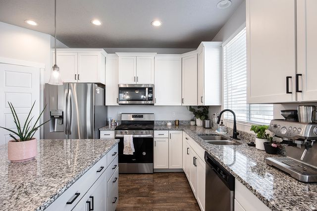 1557 N WOODSIDE DR, Spanish Fork, UT 84660