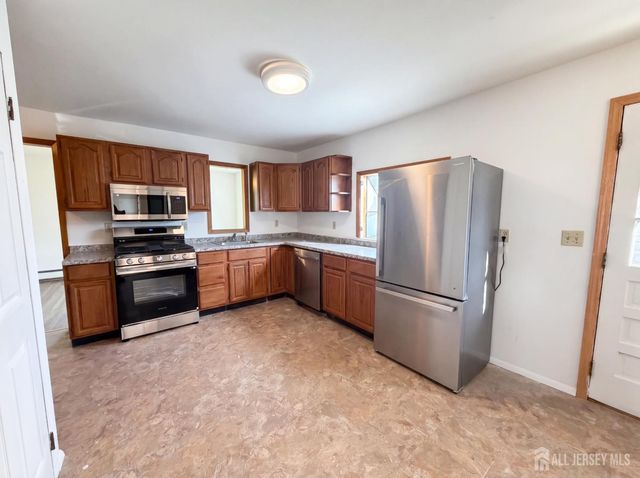 578 Garden Avenue, Woodbridge Proper, NJ 07095