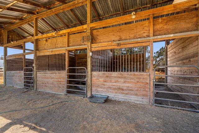 10419 Alvarado Rd, Oakdale, CA 95361