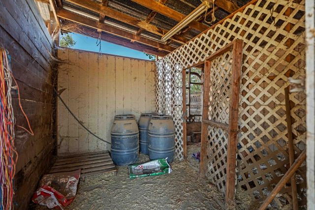 10419 Alvarado Rd, Oakdale, CA 95361