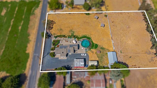 10419 Alvarado Rd, Oakdale, CA 95361