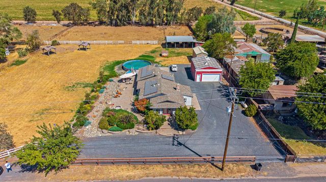 10419 Alvarado Rd, Oakdale, CA 95361