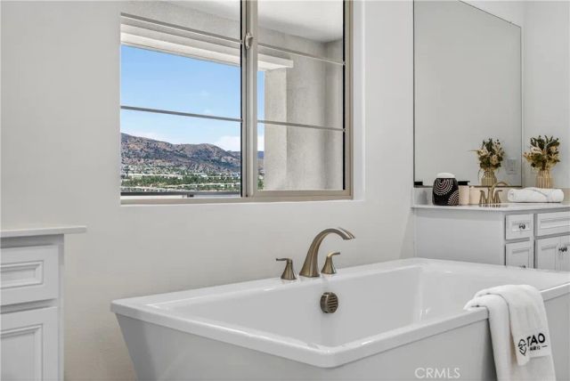 21219 Currant Ct, Chatsworth, CA 91311