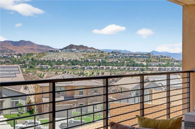 21219 Currant Ct, Chatsworth, CA 91311