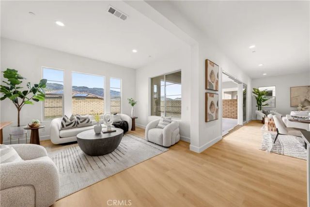 21219 Currant Ct, Chatsworth, CA 91311