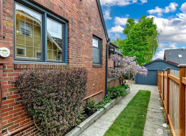 1408 N 48th Street, Seattle, WA 98103